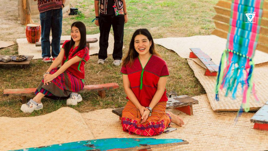 จารุวรรณ เมืองแก่น หรือ “นกเอี้ยง” หญิงสาวชาติพันธุ์กะเหรี่ยงโพล่ง จากบ้านห้วยหินดำ จ.สุพรรณบุรี